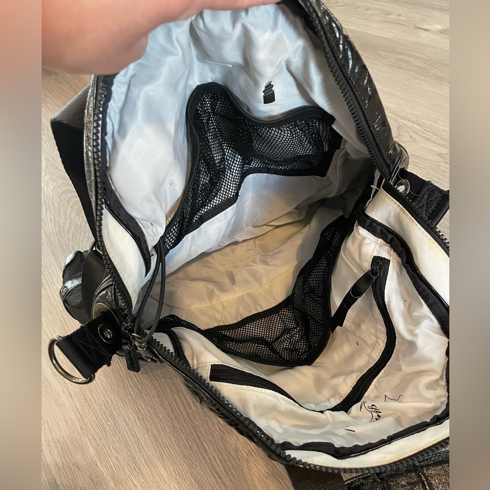 LULULEMON Black Circuit Gym Yoga Bag with Straps for Yoga Mat. - Picture 5 of 10